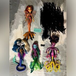 Monster high doll lot